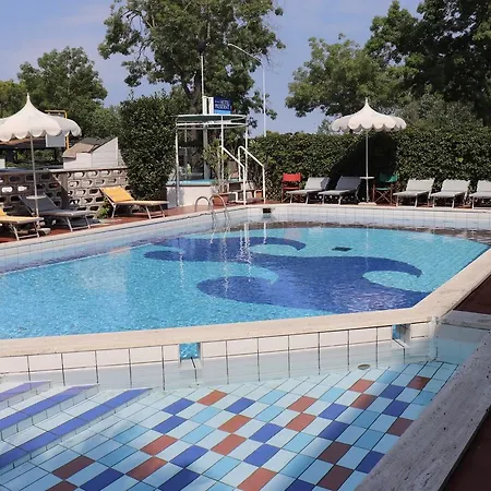 ホテル President 3*